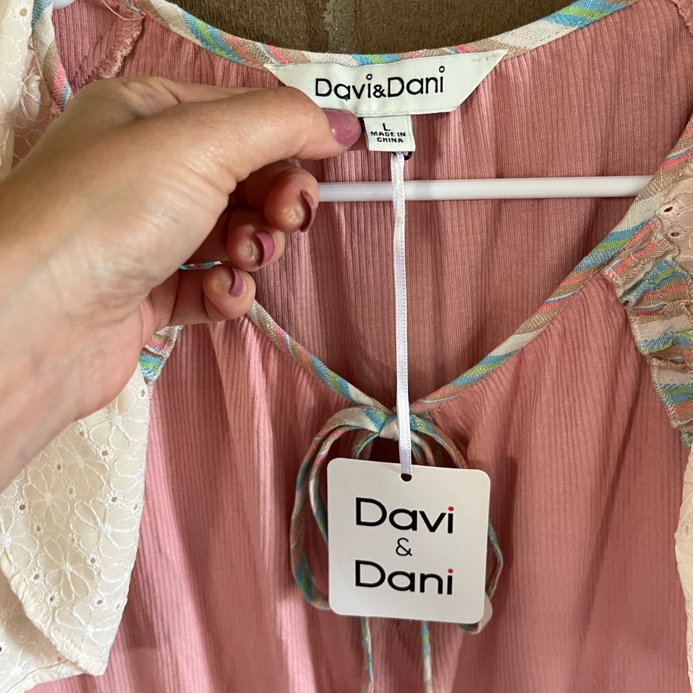 Davi & Dani Pink Ruffle Sleeve Top - Picture 4 of 4